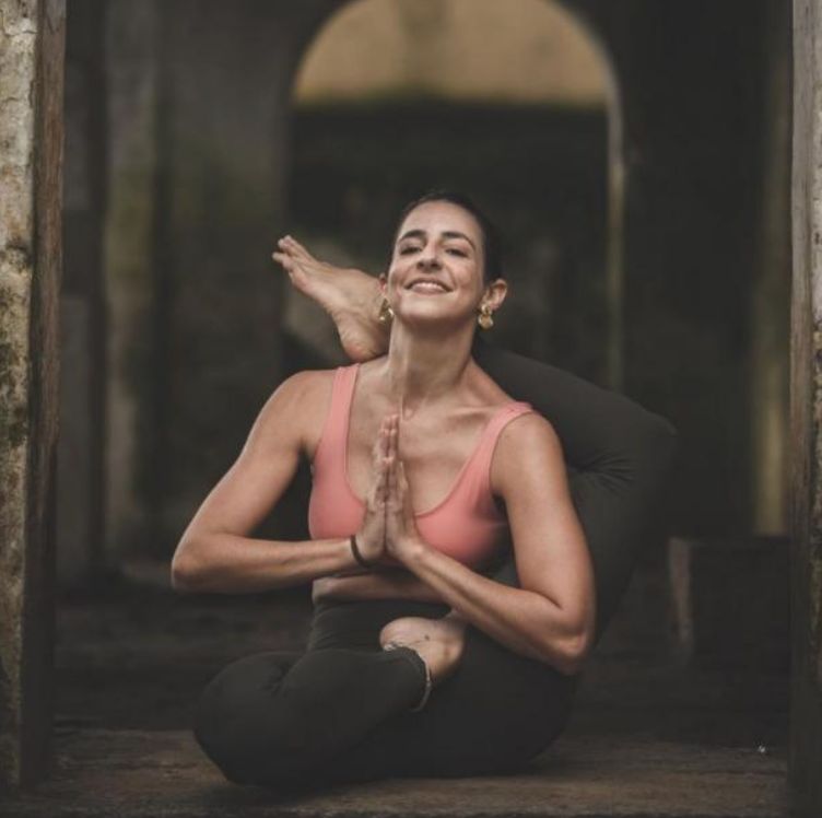 Priscila Zecchini - Professora de Yoga